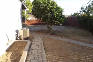 27123 Stratford St, Highland, CA 92346 - Photo 11