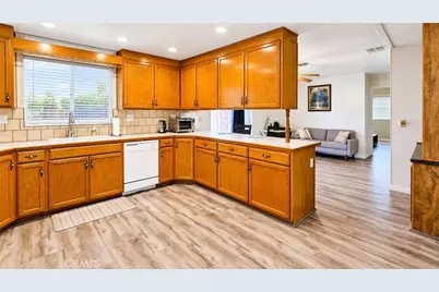 28799 Via Playa Del Rey, Murrieta, CA 92563 - Photo 7
