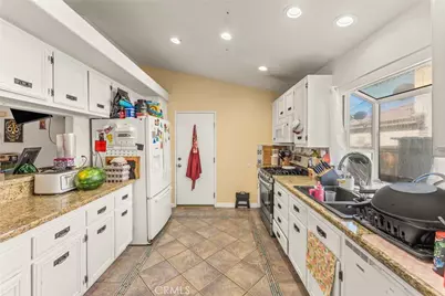 955 Peacock Dr, San Jacinto, CA 92583 - Photo 11