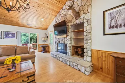 915 Brentwood Drive, Lake Arrowhead, CA 92352 - Photo 15
