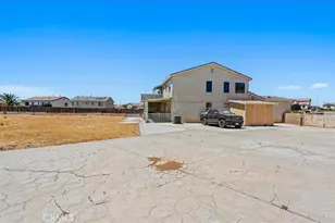 17681 View Mt Ct, Victorville, CA 92395 - Photo 35