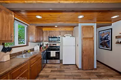 929 W Fairway, Big Bear City, CA 92314 - Photo 19