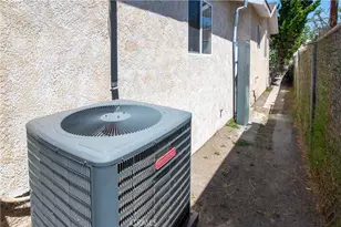 1134 W 68th, Los Angeles, CA 90044 - Photo 33