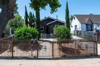1134 W 68th, Los Angeles, CA 90044 - Photo 1