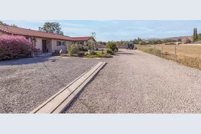 32190 Kentucky, Yucaipa, CA 92399 - Photo 21