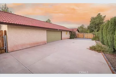 32190 Kentucky, Yucaipa, CA 92399 - Photo 19