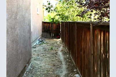 116 Boston, Beaumont, CA 92223 - Photo 35