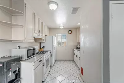 12116 Pluto Drive, Victorville, CA 92392 - Photo 11