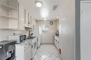 12116 Pluto Dr, Victorville, CA 92392 - Photo 11