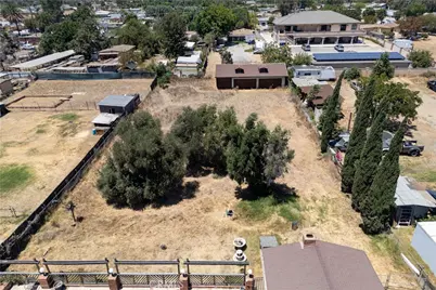 10865 Wagon Train Ln, Jurupa Valley, CA 91752 - Photo 37