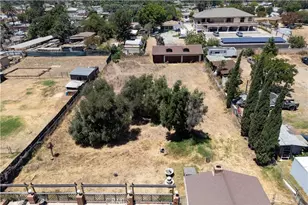 10865 Wagon Train Ln, Jurupa Valley, CA 91752 - Photo 37