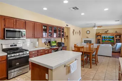 11183 Charleston, Adelanto, CA 92301 - Photo 9