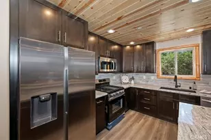 478 Cedar, Sugarloaf, CA 92386 - Photo 19