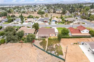1900 Brae Burn Dr, Corona, CA 92882 - Photo 23