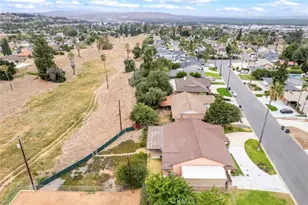 1900 Brae Burn Dr, Corona, CA 92882 - Photo 23