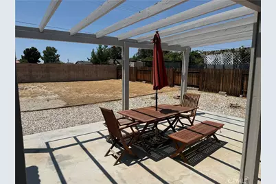 13520 Bordeaux Court, Apple Valley, CA 92308 - Photo 33