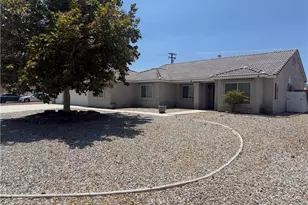 13520 Bordeaux Ct, Apple Valley, CA 92308 - Photo 3