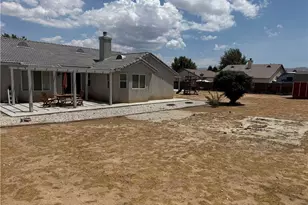 13520 Bordeaux Ct, Apple Valley, CA 92308 - Photo 35