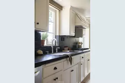 27780 Lakes Edge Road, Lake Arrowhead, CA 92352 - Photo 5