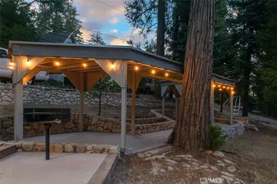 308 Cedarbrook Drive, Twin Peaks, CA 92391 - Photo 5