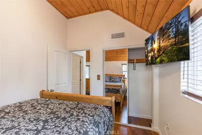 308 Cedarbrook Drive, Twin Peaks, CA 92391 - Photo 21