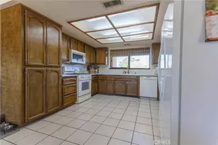 16058 Venango, Apple Valley, CA 92307 - Photo 11