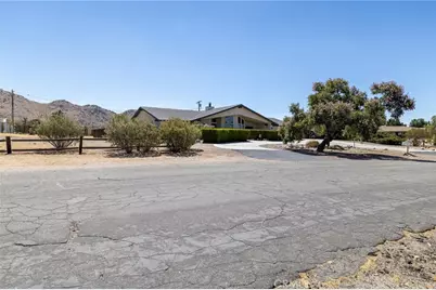 16058 Venango, Apple Valley, CA 92307 - Photo 19