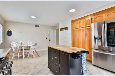 5017 E Holbrook, Anaheim, CA 92807 - Photo 17