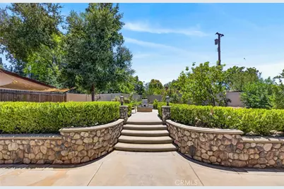 21 W Hilton Avenue, Redlands, CA 92373 - Photo 31