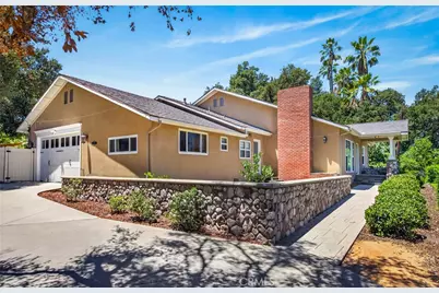 21 W Hilton Avenue, Redlands, CA 92373 - Photo 3