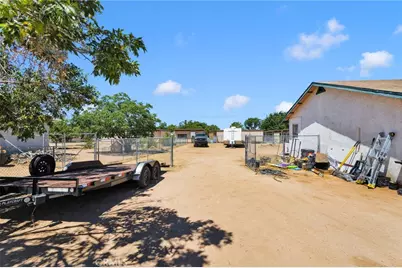 10612 Cochiti Road, Apple Valley, CA 92308 - Photo 21