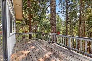 1039 Lausanne, Crestline, CA 92325 - Photo 13