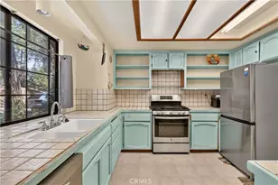 1039 Lausanne, Crestline, CA 92325 - Photo 9