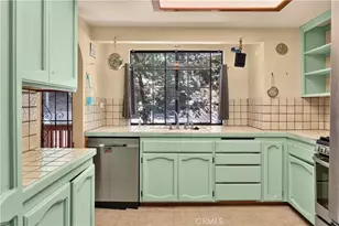 1039 Lausanne, Crestline, CA 92325 - Photo 3