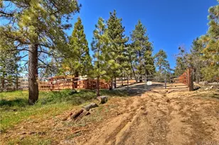 32745 Hilltop, Running Springs, CA 92382 - Photo 31