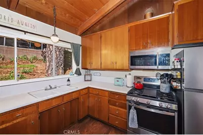1069 Jungfrau Drive, Crestline, CA 92325 - Photo 15