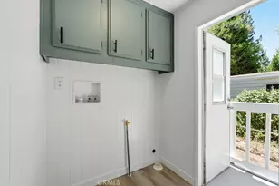 22899 Byron Rd, Crestline, CA 92325 - Photo 9