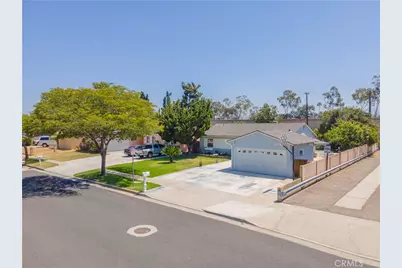 2501 Deodar, Santa Ana, CA 92705 - Photo 3