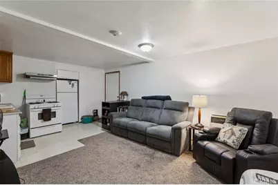 24899 Basel, Crestline, CA 92325 - Photo 27