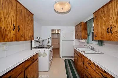 563 E Victoria Court, Lake Arrowhead, CA 92352 - Photo 13