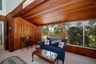 563 E Victoria Ct, Lake Arrowhead, CA 92352 - Photo 11