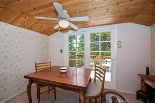 563 E Victoria Ct, Lake Arrowhead, CA 92352 - Photo 17