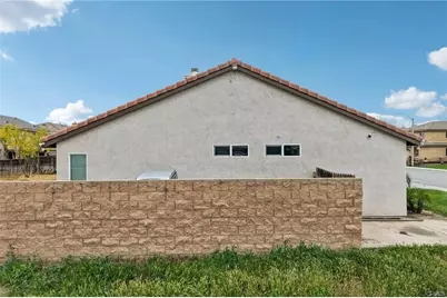 477 La Boca, San Jacinto, CA 92582 - Photo 3