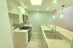 11107 Arminta Street, Los Angeles, CA 91352 - Photo 21