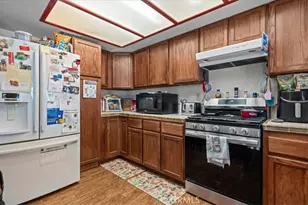 17821 Deodar, Hesperia, CA 92345 - Photo 11
