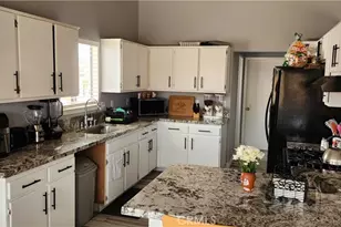 15009 Hopland, Victorville, CA 92394 - Photo 11