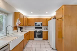 11737 Puerto Real Rd, Fontana, CA 92337 - Photo 17