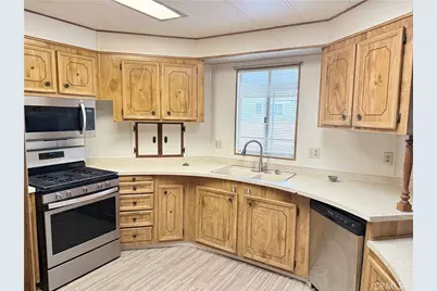 16445 Wimbleton Court, Victorville, CA 92395 - Photo 5