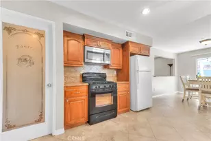 15549 Agate Dr, Fontana, CA 92337 - Photo 9