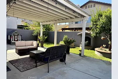 15549 Agate, Fontana, CA 92337 - Photo 3